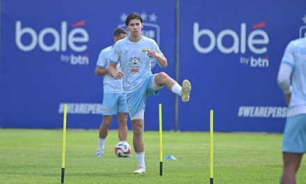 Pelatih Persib Pantau Kondisi Dion Markx