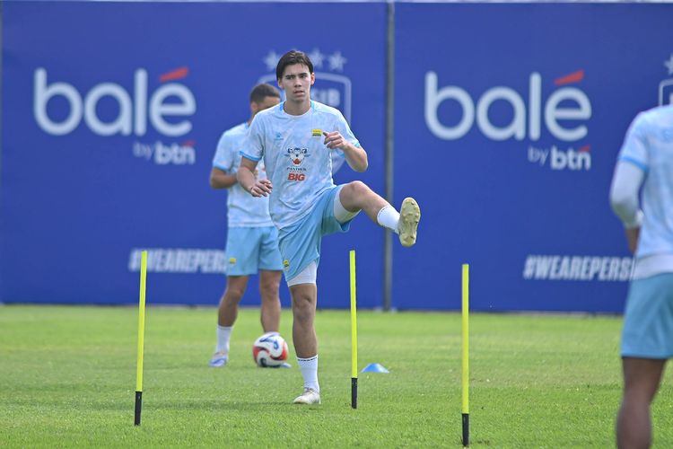 Pelatih Persib Pantau Kondisi Dion Markx