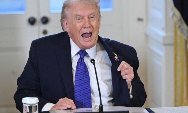 Politik Senjata Dan Perang Di Era Donald Trump