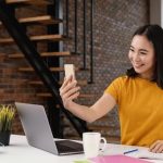 Dari Scroll Hingga Side Hustle: Potret Kebiasaan Generasi Muda