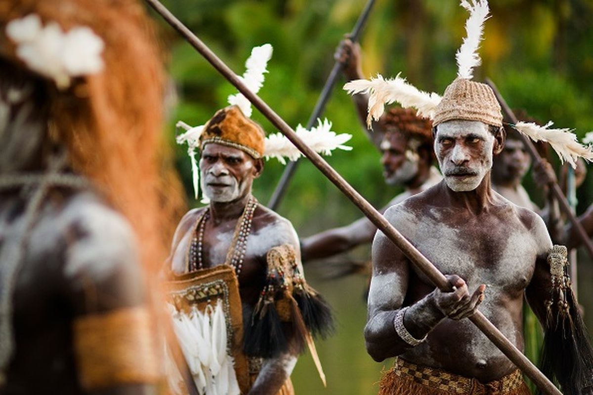Tradisi Suku Papua Tetap Bertahan Meski Zaman Terus Berubah