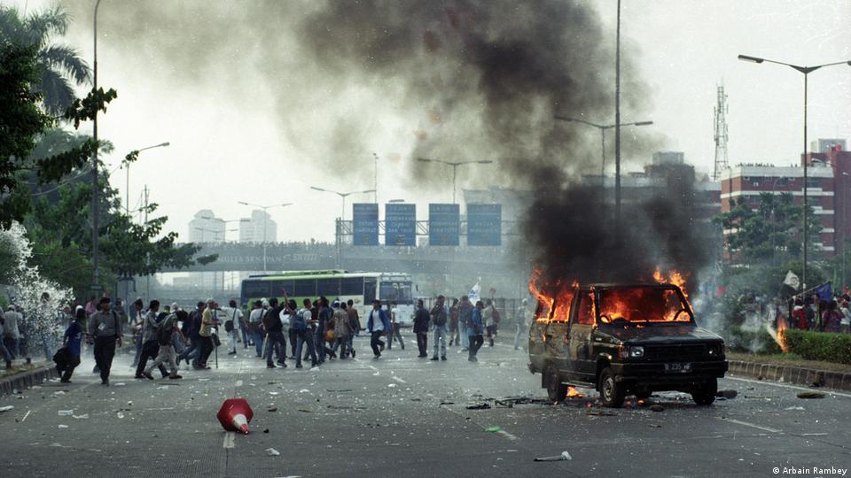 Tragedi 1998 Dan Pelajaran Penting Bagi Generasi Baru