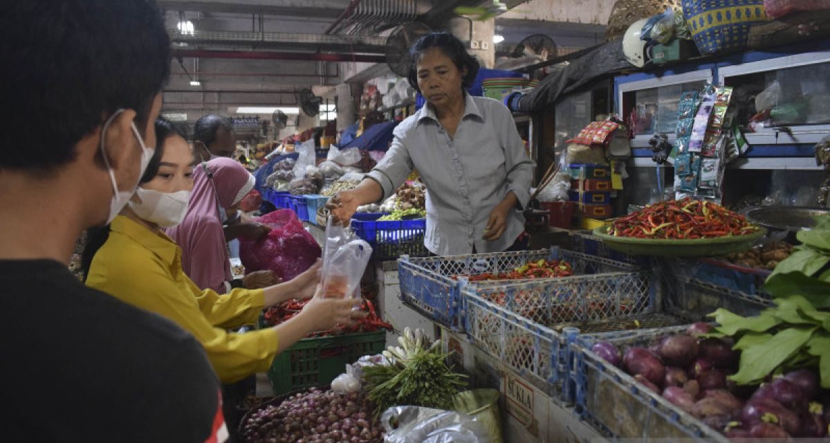 Beras Dan Kebutuhan Pokok Naik, Warga Mulai Berhemat