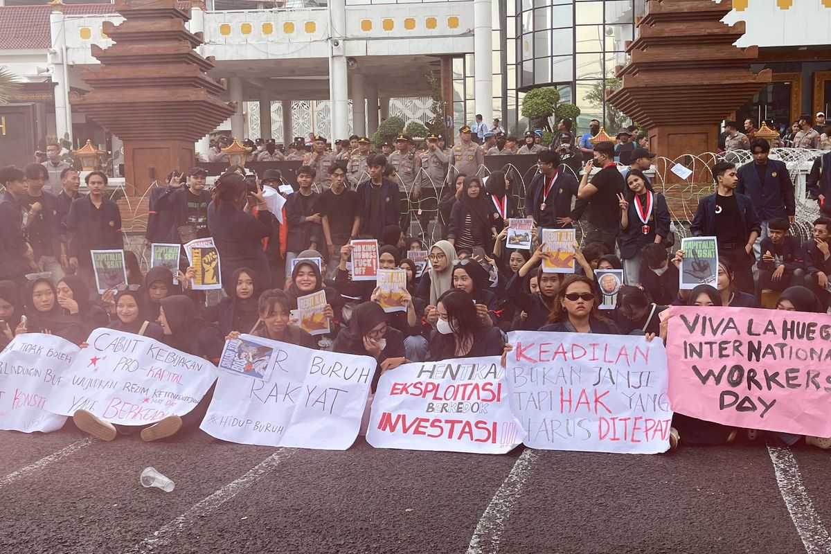 Gelombang Demonstrasi Kembali Muncul Di Kota-Kota Indonesia