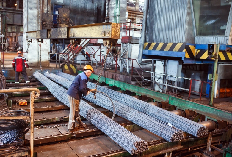Proses Produksi Di Pabrik Besi Dan Peran Dalam Industri Modern