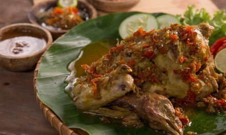 Ayam Betutu: Mengenal Makanan Khas Bali Cita Rasa Yang Kuat